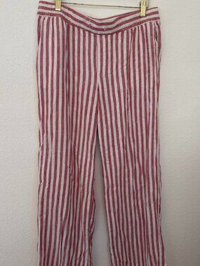 Old Navy red/white striped pants in a M